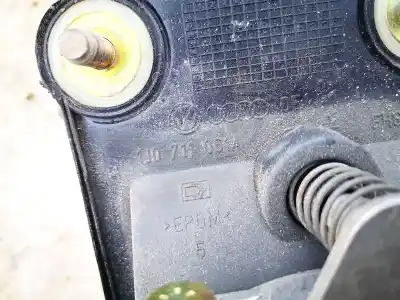 Pezzo di ricambio per auto di seconda mano leva del cambio per volkswagen golf iv (1j1) 1.4 16v riferimenti oem iam 1j0711061a  