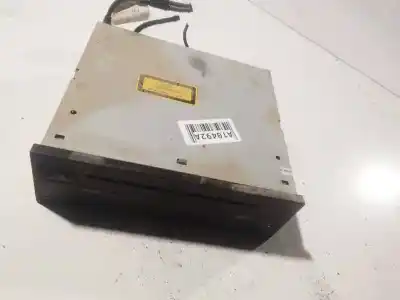 İkinci el araba yedek parçası SES SISTEMI / RADYO CD için OPEL KADETT D (31_-34_, 41_-44_)  OEM IAM referansları 4E0919887M  4E0910887T, 77688573
