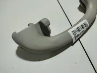 Pezzo di ricambio per auto di seconda mano maniglia a soffitto per mazda 2 (dy) 1.4 riferimenti oem iam   