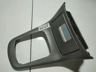 Peça sobressalente para automóvel em segunda mão plásticos por toyota avensis (_t25_) 2.2 d-cat (adt251_) referências oem iam 