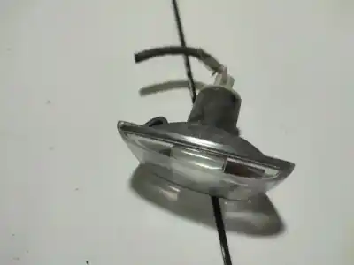 Peça sobressalente para automóvel em segunda mão farolim do lado esquerdo por bmw 3 (e30) m3 2.3 referências oem iam 13131298