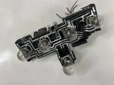 Piesă de schimb auto la mâna a doua SUPORT PENTRU LAMPA pentru VOLKSWAGEN PASSAT B5.5 (3B3) 1.9 TDI Referințe OEM IAM 945258B  
