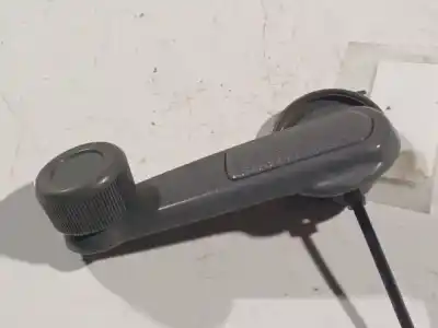 Peça sobressalente para automóvel em segunda mão manivela / manipulo do vidro dianteiro esquerdo por mitsubishi colt v (cj_, cp_) 1300 gl,glx (cj1a) referências oem iam    Peça sobressalente para automóvel em segunda mão manivela / manipulo do vidro dianteiro esquerdo por mitsubishi colt v (cj_, cp_) 1300 gl,glx (cj1a) referências oem iam