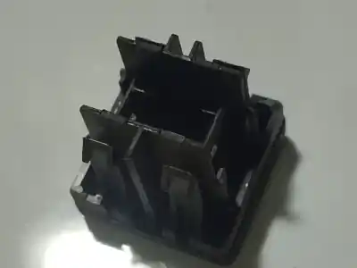 Second-hand car spare part plastics for citroen c4 i (lc_) 1.6 16v oem iam references 96476628xt  96476628xt Second-hand car spare part plastics for citroen c4 i (lc_) 1.6 16v oem iam references 96476628xt  96476628xt