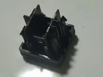 Second-hand car spare part plastics for citroen c4 i (lc_) 1.6 16v oem iam references 96476628xt  96476628xt Second-hand car spare part plastics for citroen c4 i (lc_) 1.6 16v oem iam references 96476628xt  96476628xt