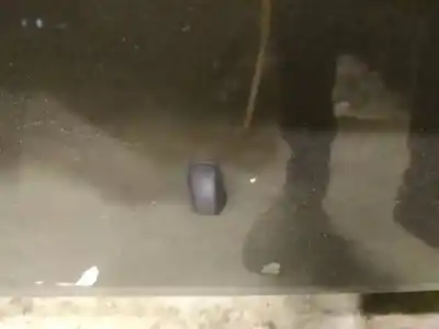 Peça sobressalente para automóvel em segunda mão plásticos por toyota avensis (_t25_) 2.2 d-cat (adt251_) referências oem iam 