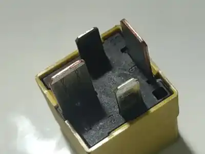 Pezzo di ricambio per auto di seconda mano relè per opel astra h (a04) 1.9 cdti (l48) riferimenti oem iam 4ra00779306  4ra 007 793-06, 90 226 846, 90226846