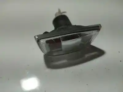 Pezzo di ricambio per auto di seconda mano lampada laterale sinistra per opel astra h (a04) 1.9 cdti (l48) riferimenti oem iam 13228581  13 228 581