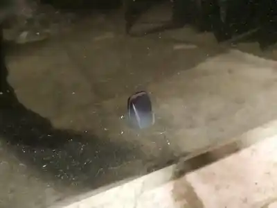 Peça sobressalente para automóvel em segunda mão plásticos por toyota avensis (_t25_) 2.2 d-cat (adt251_) referências oem iam 