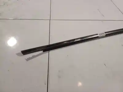 Pezzo di ricambio per auto di seconda mano plastiche per opel zafira / zafira family b (a05) 1.9 cdti (m75) riferimenti oem iam   