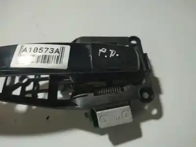 Pièce détachée automobile d'occasion poignée de porte avant droite pour opel zafira / zafira family b (a05) 1.9 cdti (m75) références oem iam   