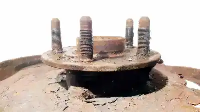 Second-hand car spare part rear left knuckle for bmw 3 (e30) m3 2.3 oem iam references   