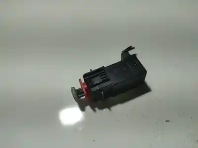 Pezzo di ricambio per auto di seconda mano interruttore per opel astra h (a04) 1.9 cdti (l48) riferimenti oem iam 55701895