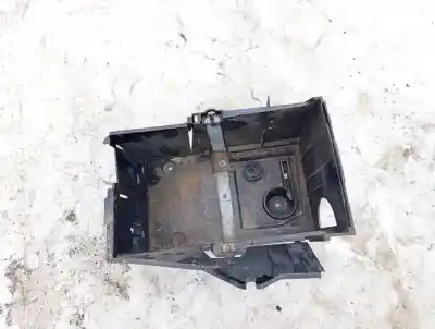 Pièce détachée automobile d'occasion moyen pour volvo v50 (545) 2.0 d références oem iam 30667941