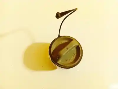 Peça sobressalente para automóvel em segunda mão tampa de combustível externa por toyota avensis (_t25_) 2.2 d-cat (adt251_) referências oem iam 