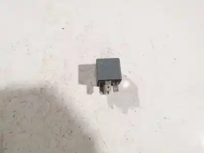 Second-hand car spare part relay for skoda superb ii (3t4) 1.9 tdi oem iam references 8d0951253a