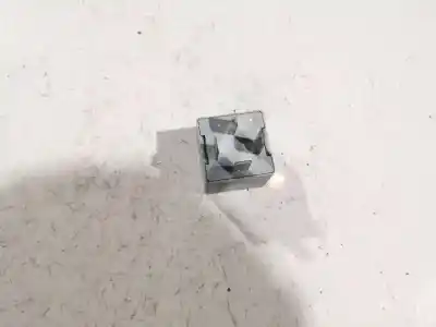 Second-hand car spare part relay for skoda superb ii (3t4) 1.9 tdi oem iam references 141951253b  20240072