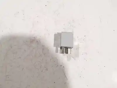 Second-hand car spare part relay for skoda superb ii (3t4) 1.9 tdi oem iam references 1k0951253