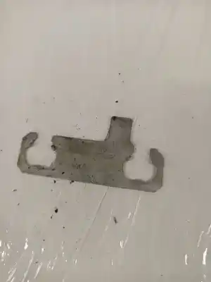 Pezzo di ricambio per auto di seconda mano plastica per opel kadett e fastback (t85) 1.4 s (c08, c48, d08, d48) riferimenti oem iam 3d0831380  3d0831380