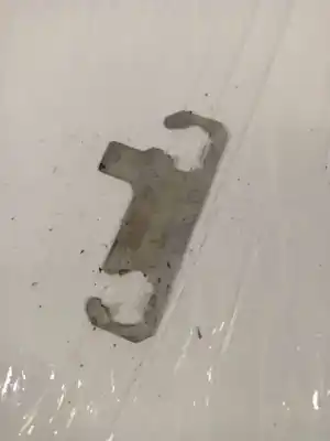 Pezzo di ricambio per auto di seconda mano plastica per opel kadett e fastback (t85) 1.4 s (c08, c48, d08, d48) riferimenti oem iam 3d0831380  3d0831380