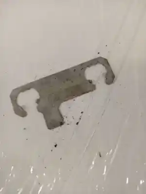 Pezzo di ricambio per auto di seconda mano plastica per opel kadett e fastback (t85) 1.4 s (c08, c48, d08, d48) riferimenti oem iam 3d0831380  3d0831380