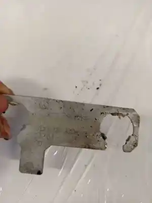 Pezzo di ricambio per auto di seconda mano plastica per opel kadett e fastback (t85) 1.4 s (c08, c48, d08, d48) riferimenti oem iam 3d0831380  3d0831380