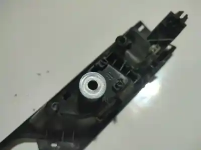 Pièce détachée automobile d'occasion poignée intérieure avant droite pour opel zafira / zafira family b (a05) 1.9 cdti (m75) références oem iam   