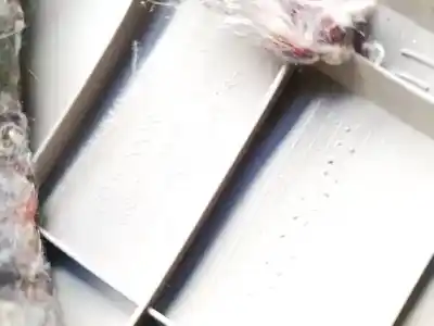 Pezzo di ricambio per auto di seconda mano plastica per kia cee'd fastback (ed) 1.6 crdi 115 riferimenti oem iam 858121h000  85812-1h000