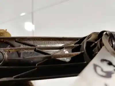 Pezzo di ricambio per auto di seconda mano maniglia alzacristalli anteriore sinistro per opel astra h (a04) 1.9 cdti (l48) riferimenti oem iam 90247150  