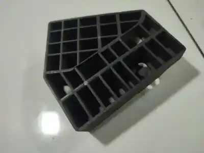 Peça sobressalente para automóvel em segunda mão plásticos por toyota avensis (_t25_) 2.0 (azt250_) referências oem iam 