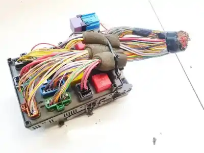 Second-hand car spare part fuse box unit for renault espace iv (jk0) 2.2 dci turbodiesel oem iam references 8200316855  8200301377, 8200283812
