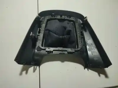 Peça sobressalente para automóvel em segunda mão forra da alavanca de velocidades por ford fiesta vi (cb1, ccn) 1.4 tdci referências oem iam 8a61a044h83a0w  8a61-a044h83-a0w