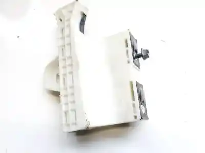 Peça sobressalente para automóvel em segunda mão plásticos por peugeot 208 i (ca_, cc_) 1.2 vti 82 referências oem iam 9673361180