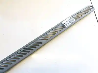 Peça sobressalente para automóvel em segunda mão plásticos por peugeot 406 (8b) 2.0 hdi 110 referências oem iam 9622896377