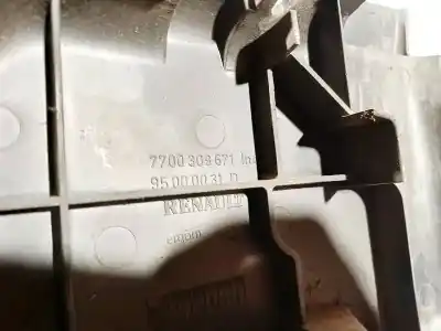 Автозапчастина б/у пластикler для renault kangoo (kc0/1_) 1.2 16v (kc05, kc06, kc03, kc0t, kc0w, kc1d) посилання на oem iam 7700309671  