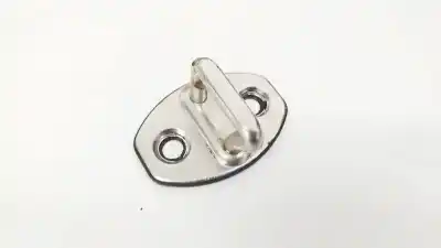 Pezzo di ricambio per auto di seconda mano plastica per opel kadett e fastback (t85) 1.4 s (c08, c48, d08, d48) riferimenti oem iam 3c0837033b