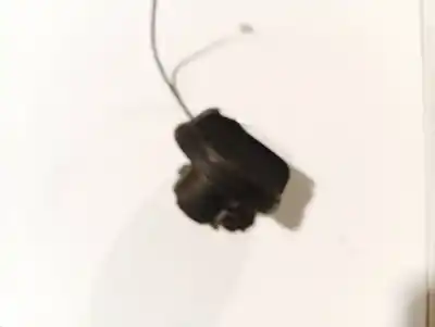 Peça sobressalente para automóvel em segunda mão tampa de combustível externa por ford focus ii (da_, hcp, dp) 1.6 tdci referências oem iam    Peça sobressalente para automóvel em segunda mão tampa de combustível externa por ford focus ii (da_, hcp, dp) 1.6 tdci referências oem iam