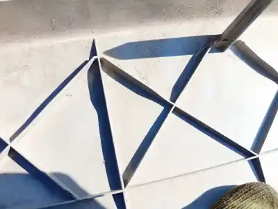 Pezzo di ricambio per auto di seconda mano plastica per volvo v50 (545) 2.0 d riferimenti oem iam 08687729  8687670