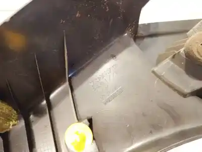 Pezzo di ricambio per auto di seconda mano plastica per volvo v50 (545) 2.0 d riferimenti oem iam 8641779  