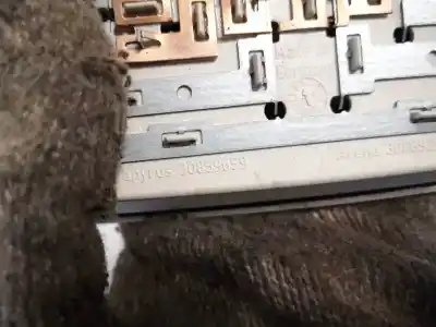 Second-hand car spare part interior light for volvo v50 (545) 2.0 d oem iam references 30859659  30889210