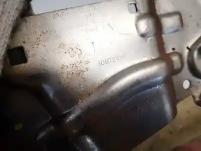 Pezzo di ricambio per auto di seconda mano plastica per volvo v50 (545) 2.0 d riferimenti oem iam 30672419  4n51-a044g22-a