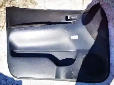 Peça sobressalente para automóvel em segunda mão forra / revestimento da porta dianteira esquerda por toyota corolla verso (_e12_) 2.0 d-4d (cde120_) referências oem iam 6773613020