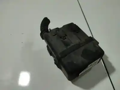 Second-hand car spare part fuse box unit for toyota auris, i e15 2006.10 - 2012.10 2.0l 93kw d-4d 2006.10 - 2012.10 oem iam references 