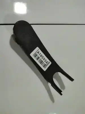 Peça sobressalente para automóvel em segunda mão plásticos por peugeot 406 (8b) 2.0 hdi 110 referências oem iam 9628165677