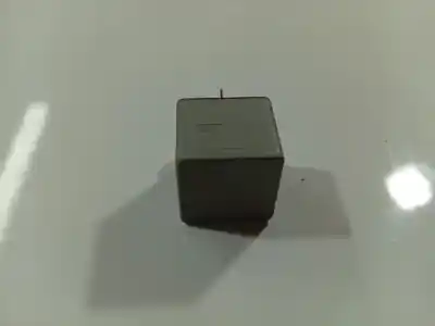 Peça sobressalente para automóvel em segunda mão relé para automóvel por saab 9-5 ranchera familiar (ys3e) 1.9 tid referências oem iam 0332209159