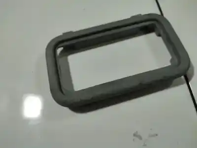 Peça sobressalente para automóvel em segunda mão plásticos por peugeot 406 (8b) 2.0 hdi 110 referências oem iam 9640095677