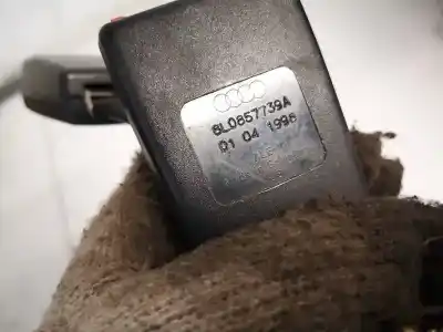 Автозапчасти б/у центральный задний крюк для ремня за audi a3 (8l1) 1.9 tdi ссылки oem iam 8l0857739a  