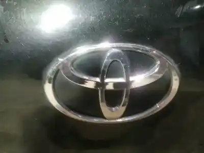 Автозапчастина б/у ЕМБЛЕМА для TOYOTA YARIS (_P1_) 1.0 (SCP10_) Посилання на OEM IAM   