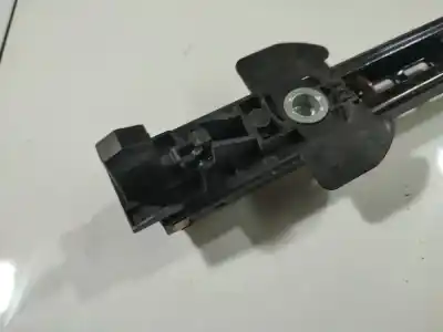 Автозапчасти б/у крюк для ремня передний правый за skoda superb ii (3t4) 1.9 tdi ссылки oem iam 8e0857833  8e0 857 833