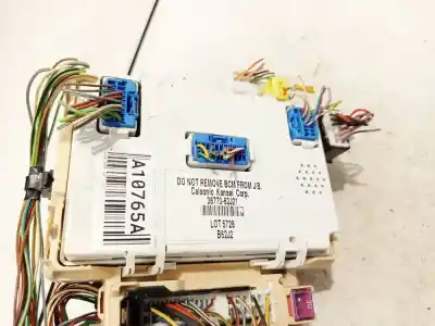Peça sobressalente para automóvel em segunda mão caixa de fusíveis e relés por suzuki swift iii (mz, ez) 1.3 (rs 413) referências oem iam 3677062j21  b62j2 Peça sobressalente para automóvel em segunda mão caixa de fusíveis e relés por suzuki swift iii (mz, ez) 1.3 (rs 413) referências oem iam 3677062j21  b62j2